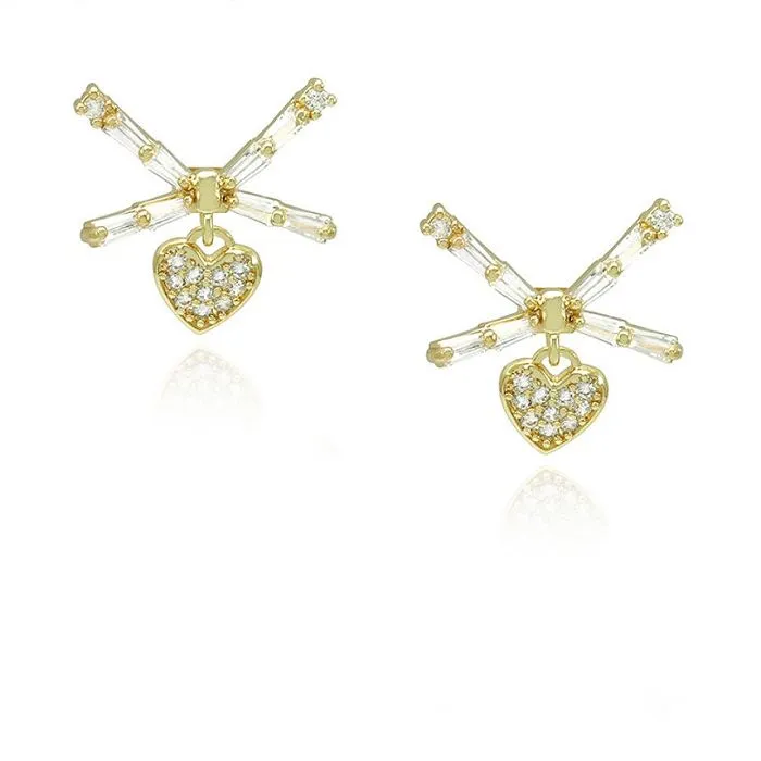 Kvenkyns Lítil hönnun hjartaeyrnalokkar