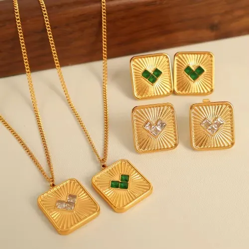 Hálsmen eyrnalokkar sett