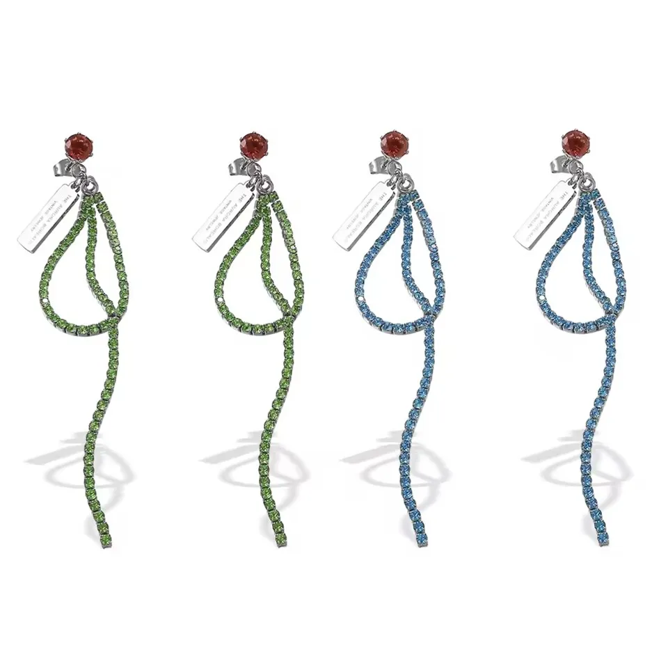 Hundrað persónuleika eyrnalokkar úr ryðfríu stáli