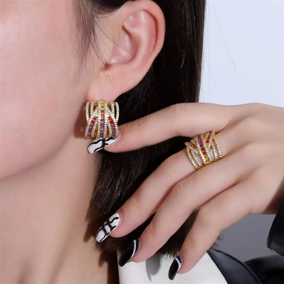 Sirkon hringa eyrnalokkar sett